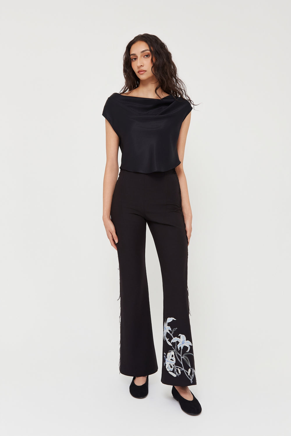 Lily On The Rock Embroidery Pants - Du & Berry