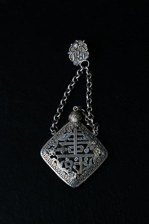 Chinese Perfume Pendant - Du & Berry