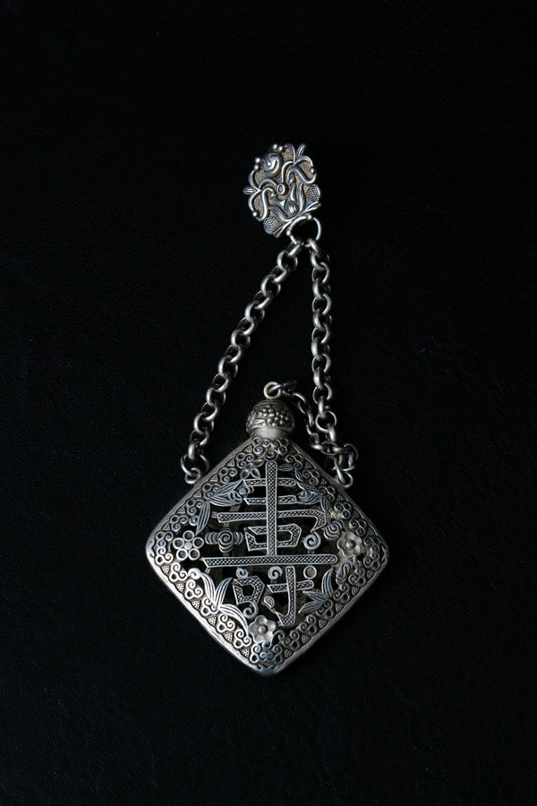 Chinese Perfume Pendant - Du & Berry