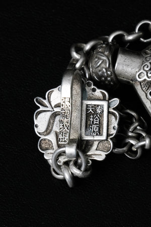 Chinese Perfume Pendant - Du & Berry