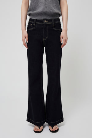 Contour Flare Jeans - Du & Berry