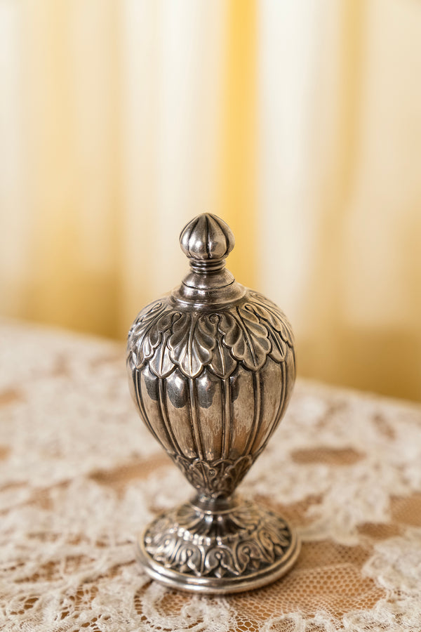 Metropolitan Museum of Art 1985 Silver Ornament