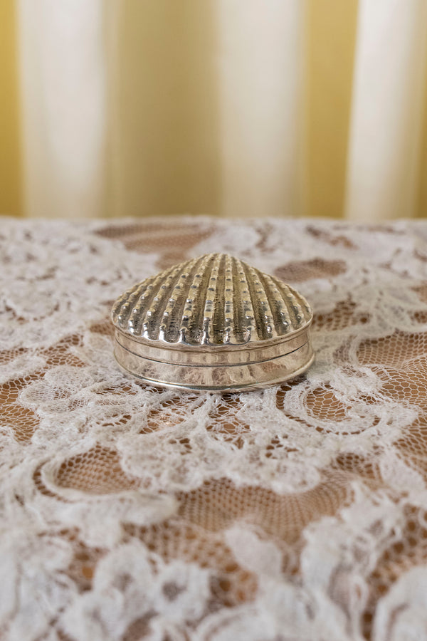 Vintage Shell Keepsake Box in Sterling Silver