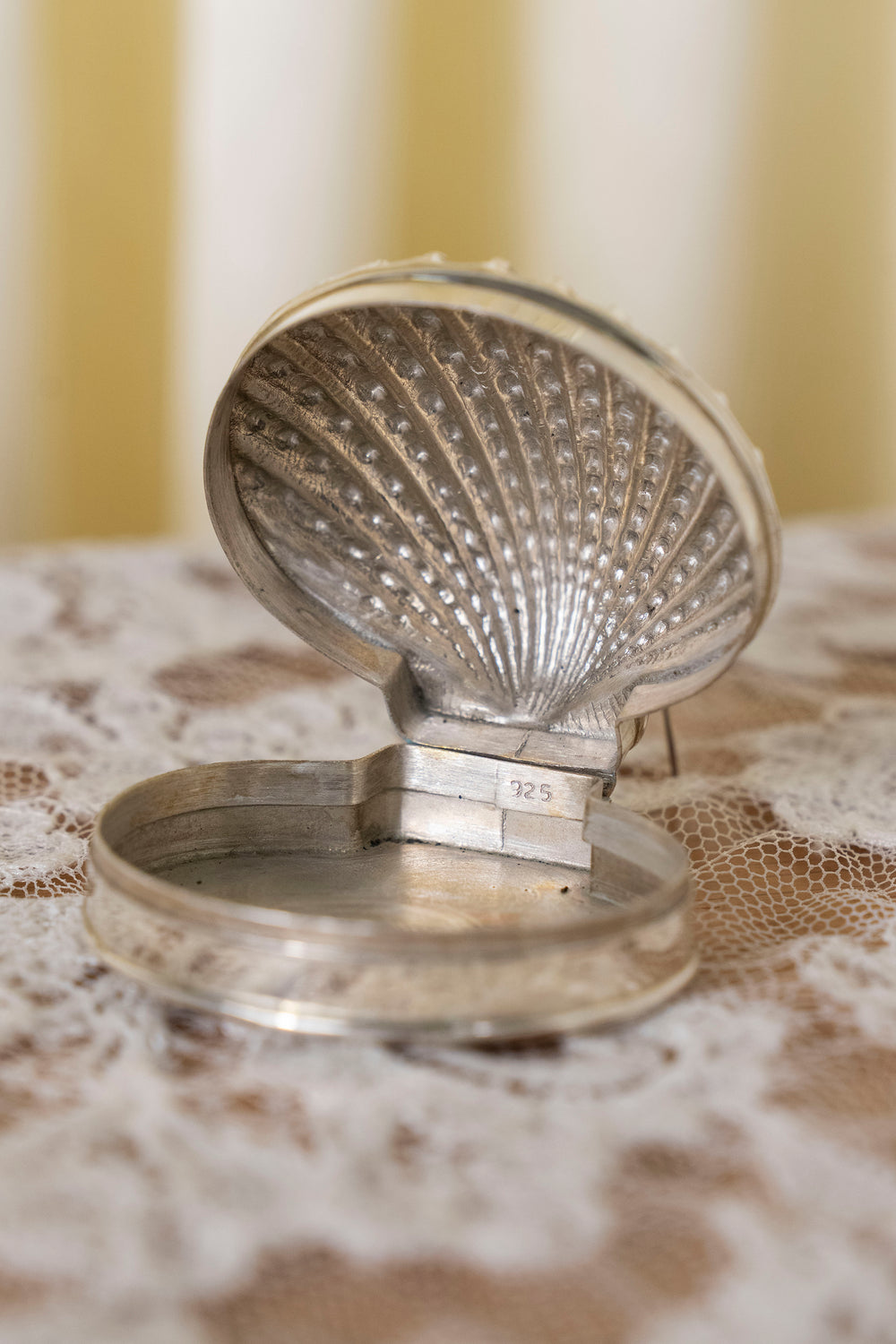 Vintage Shell Keepsake Box in Sterling Silver