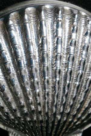 Embossed Shell Pill Box - Du & Berry