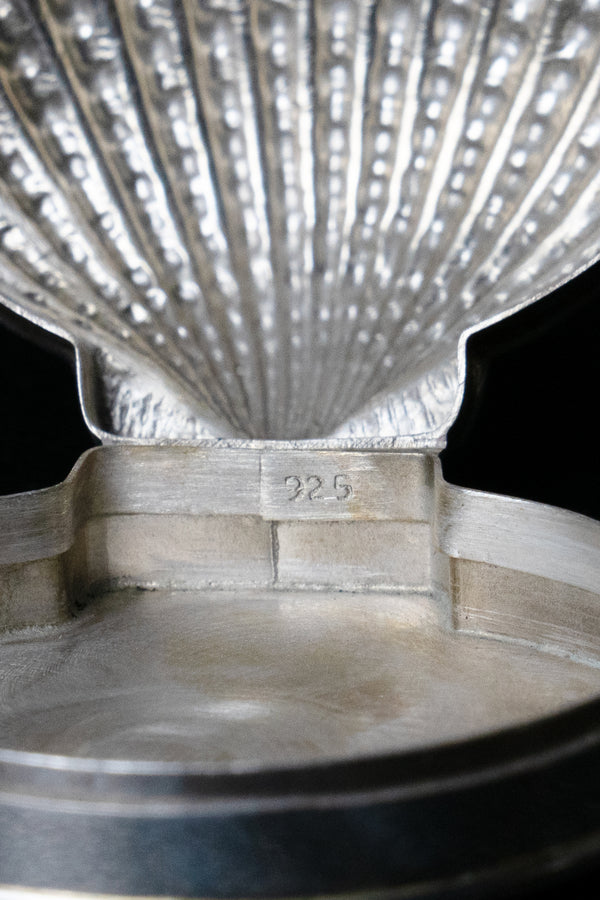 Embossed Shell Pill Box - Du & Berry